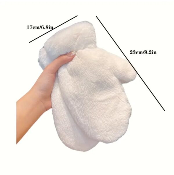 A Pair Of Thick  Winter Gloves