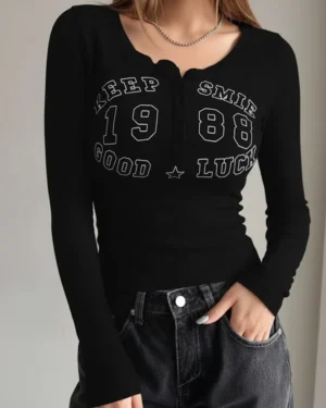 siyah-keep-smile-dugmeli-street-y2k-uz-e456a2 Keep Smile Buttoned Long Sleeve Top