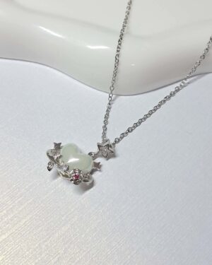 received_2610904392692841 Flower Heart Necklace